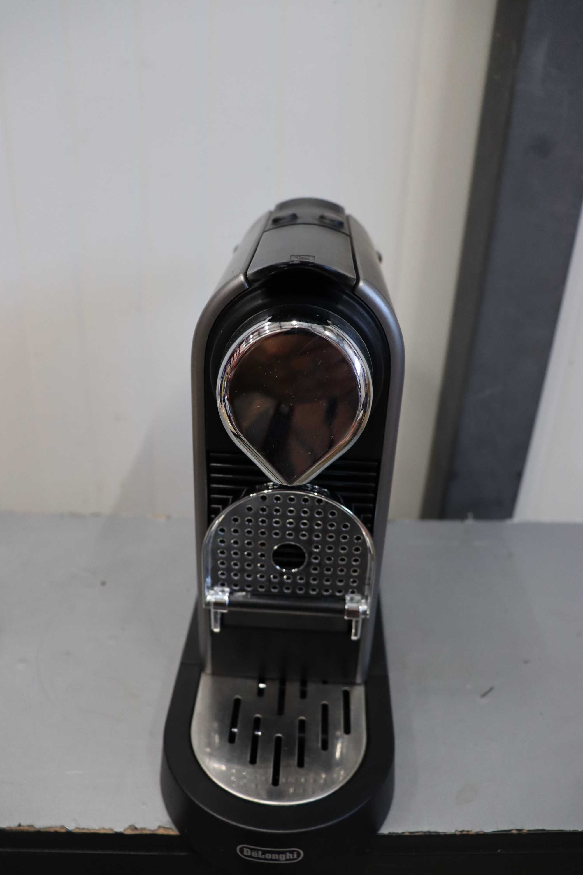 Кафемашина с капсули Krups Nespresso XN7001, машина за еспресо
