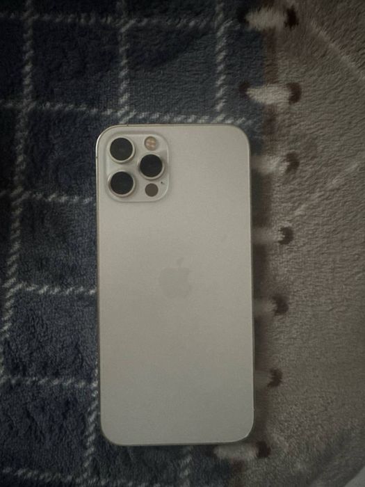 Айфон 12 про, продается срочно !!