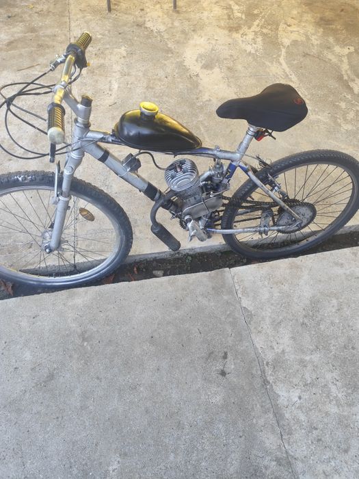 Vând bicicleta cu motor