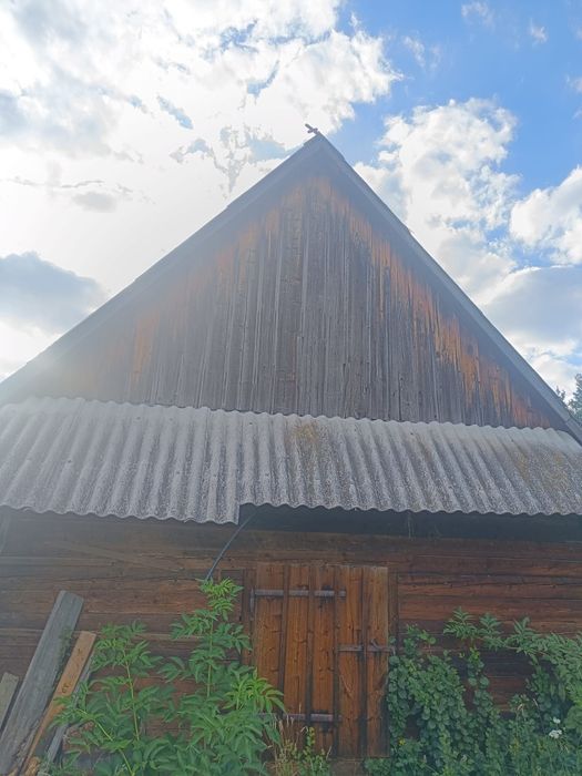 Vând doua grajduri - se pot vinde împreună sau separat