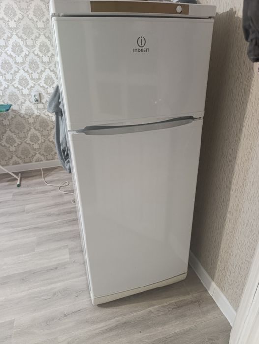 Холодильник бу рабочи