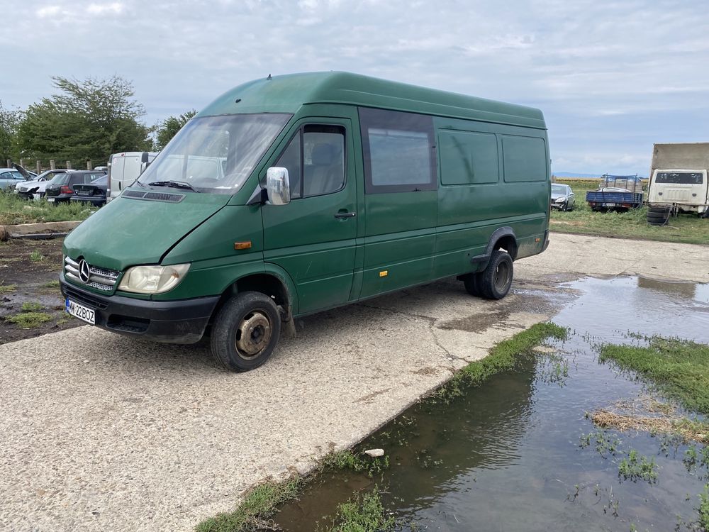 Dezmembrez mercedes 416 2.7 cdi sprinter duba