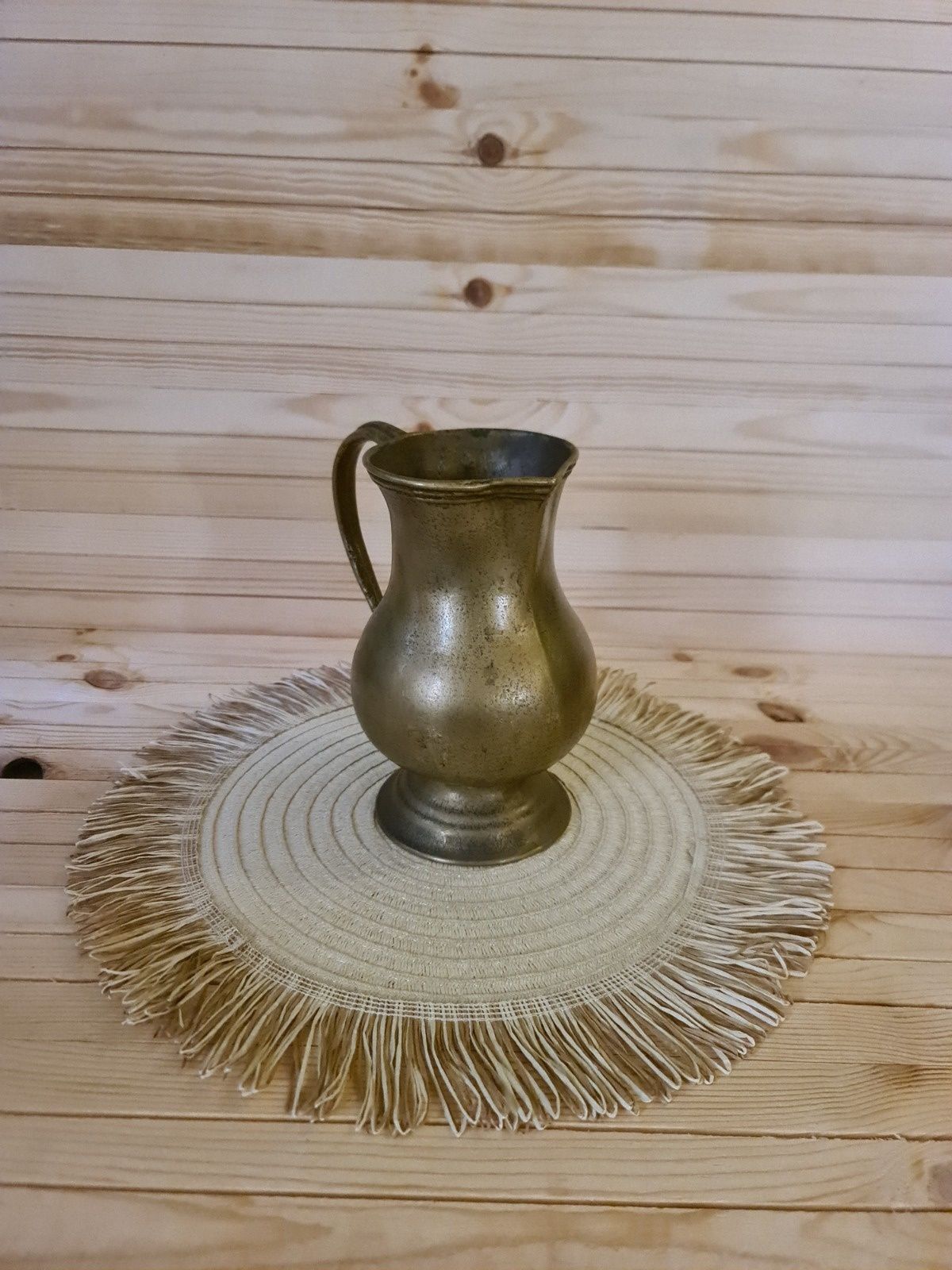 Carafa din bronz