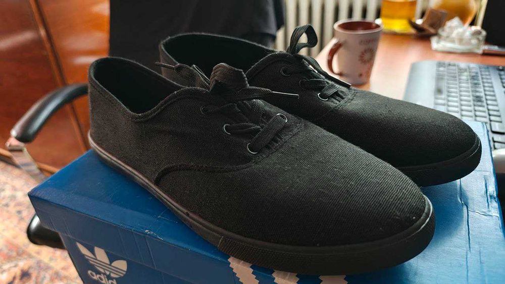 Tenisi ultra-usori de vara - Marime 44