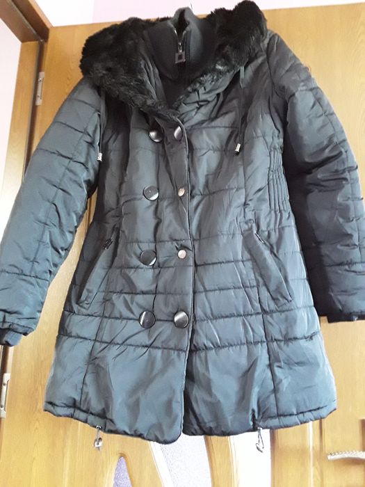 Vând Geacă Damă cu Glugă si Blăniță Mărimea XL