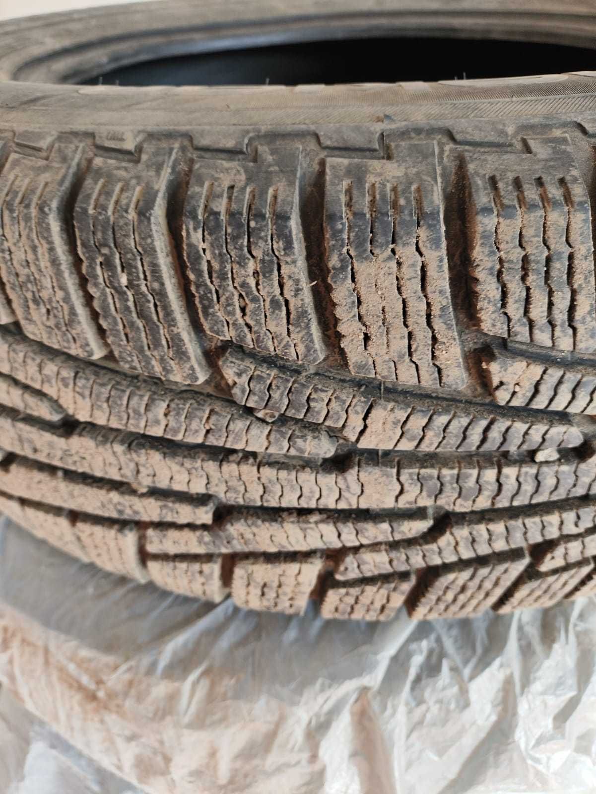 Продается комплект зимних шин  Nokian 225/65/R17
