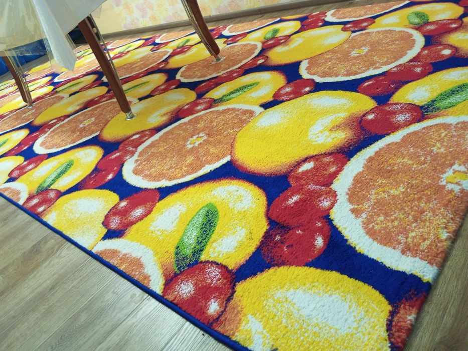 Gilam oshxona gilami sotiladi