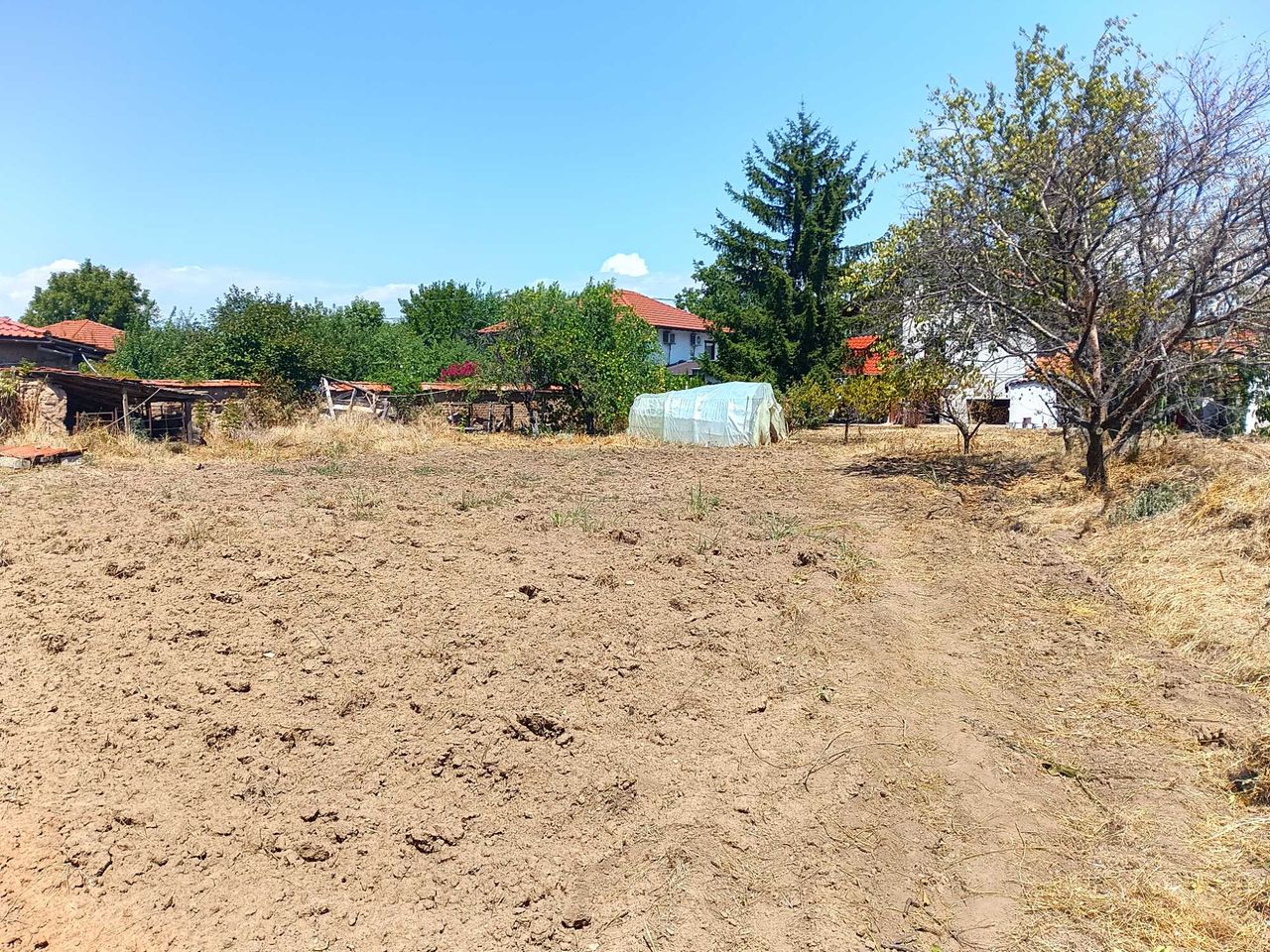 Продава се Къща в с. Избеглии, Област Пловдив - 1300 кв.м за 58 €/кв.м - Снимка #17