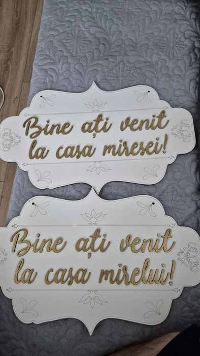 Pancarde mire și mireasă