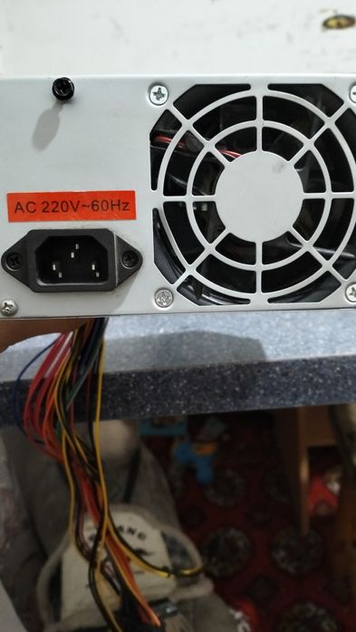 Pitaniya 500W yangi!