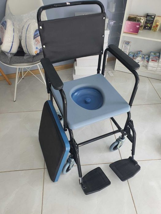 Комбиниран стол за тоалет и баня