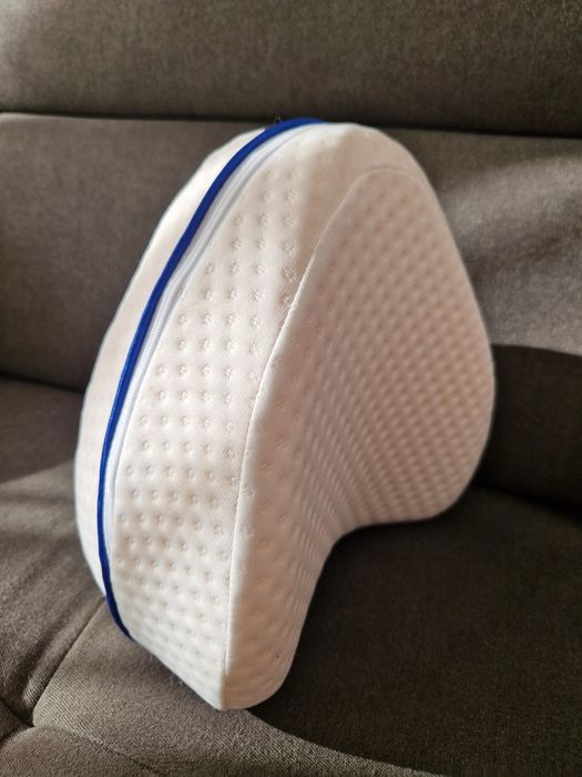 Perna cu spuma de memorie pentru dormit pe lateral
