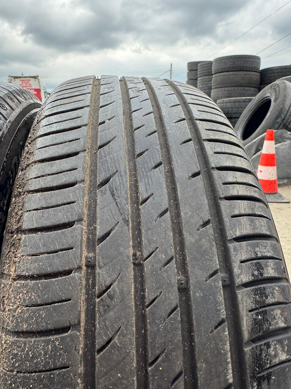 Anvelope / 215/60R16 Kumho / Vara