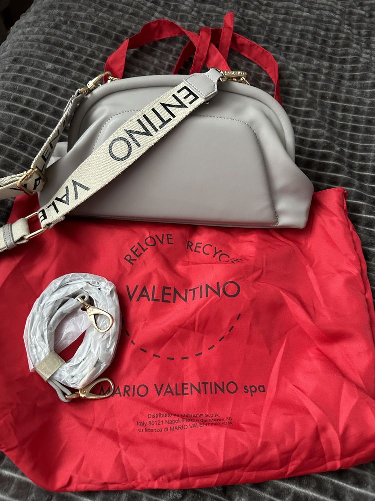 Намалена! 99.99 лв. Дамска чанта Valentino