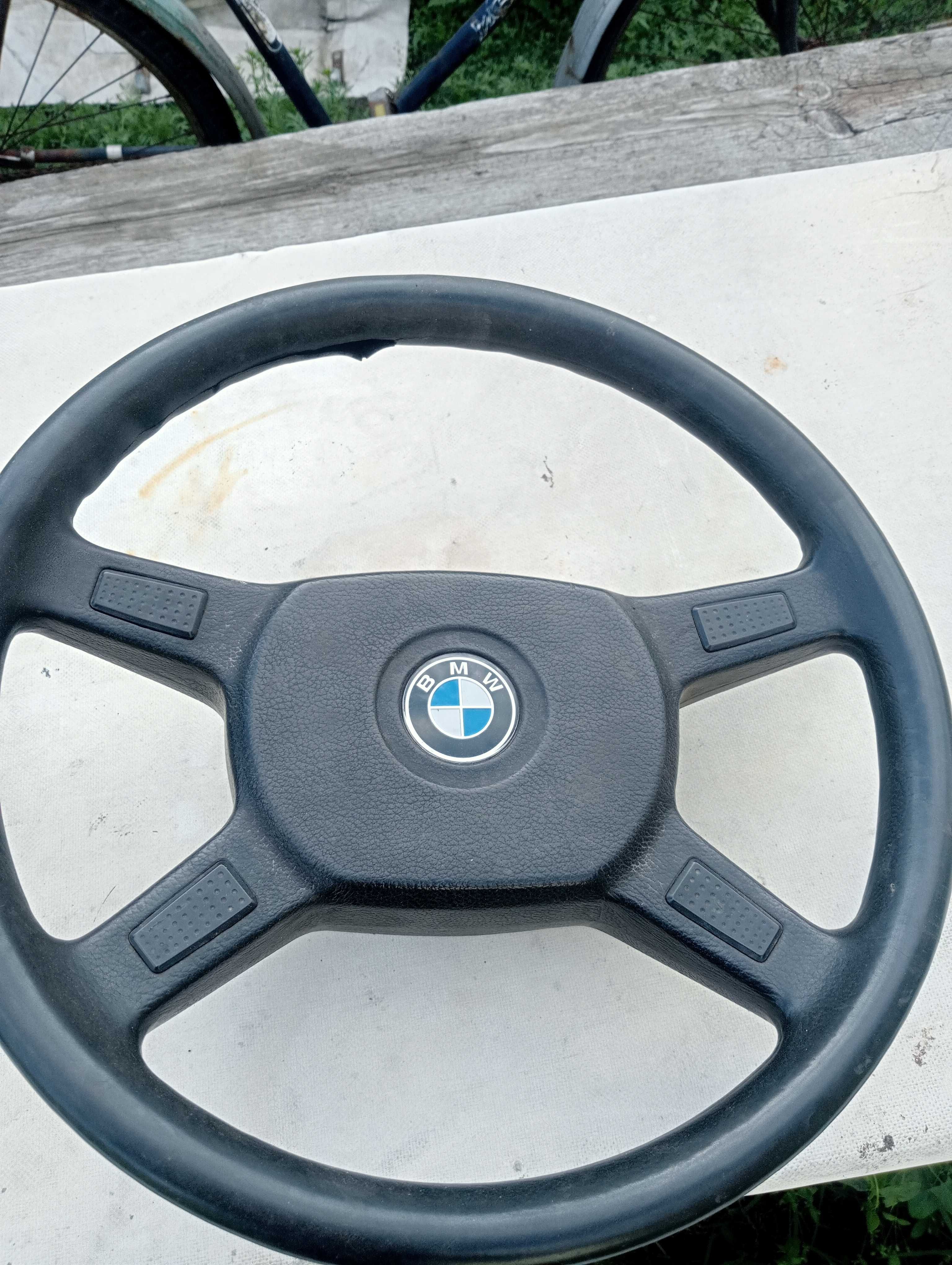 Части за BMW E30