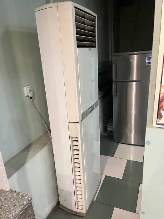 Колонен климатик мидеа