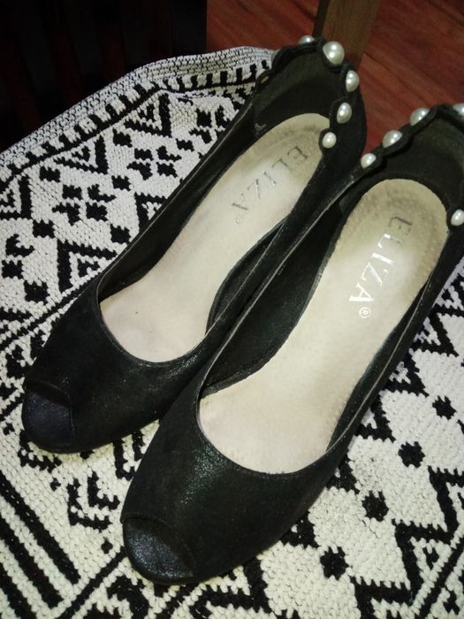 Обувки на висок ток