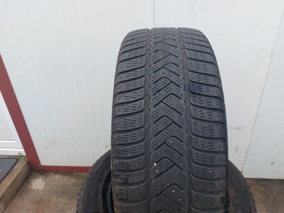 150 lei bucata! Set anvelope M+S/IARNA 225 60 17 Pirelli