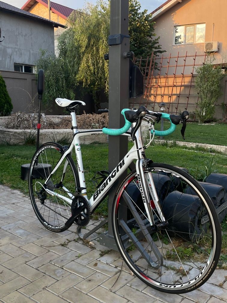 Vând bicicletă bianchi infinito urgent!!
