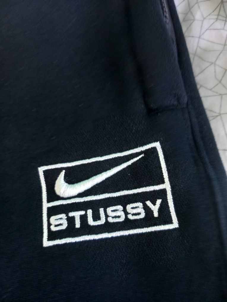 Pantaloni nike stussy