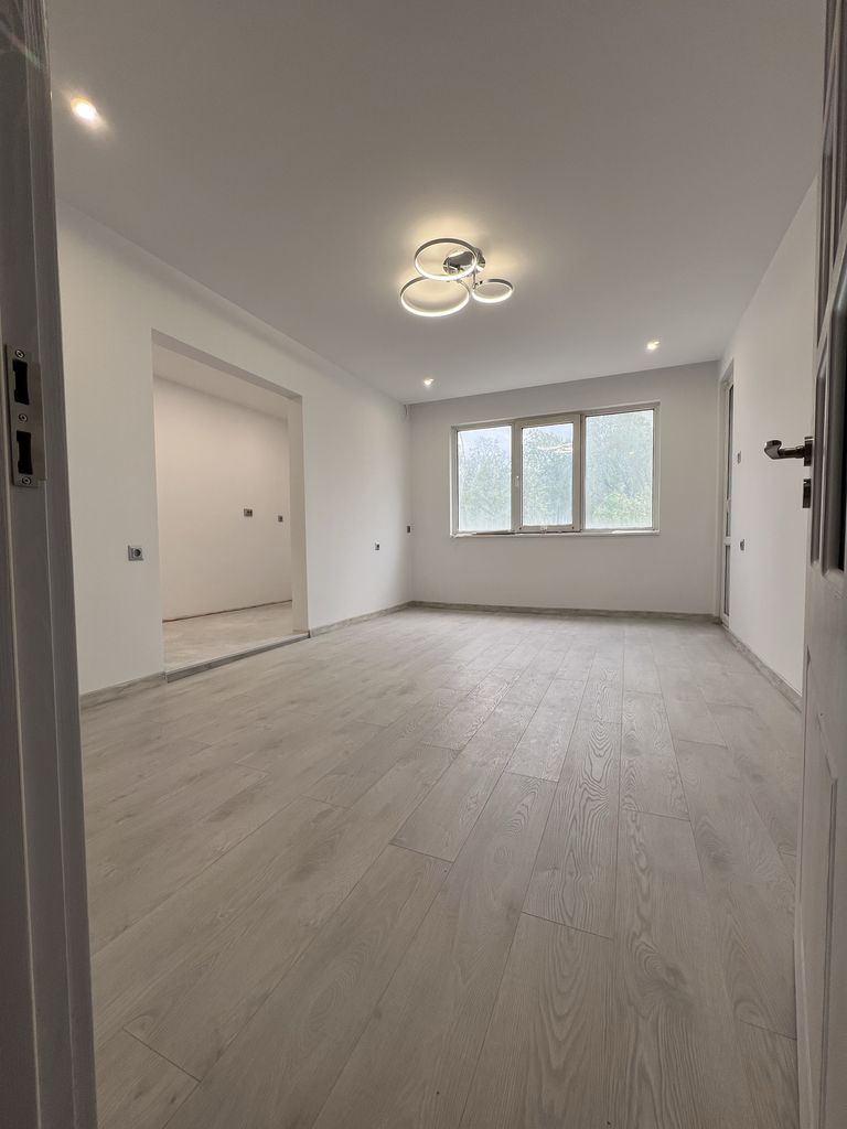 Продава се Двустаен апартамент в Добрич, Дунавите - 58 кв.м за 1275 €/кв.м - Снимка #5