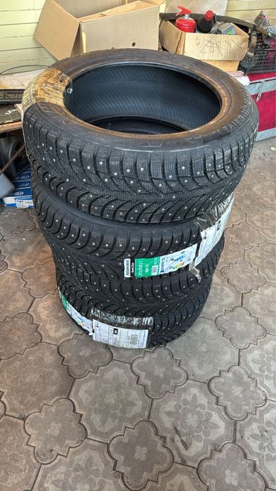 Продам зима новые 215/55 R17 Freedom drive