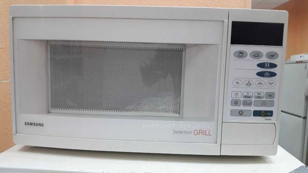 Микроволновка  SAMSUNG микроволновая печь СЕНСОР, ДИСПЛЕЙ. Идеальное !