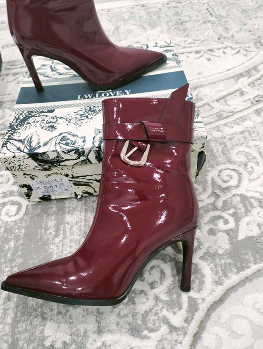 Продается осенний сапоги кожаные размер 36 размер.