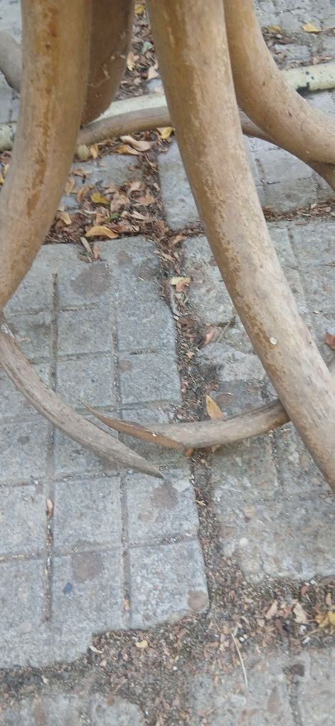 Дървена закачалка