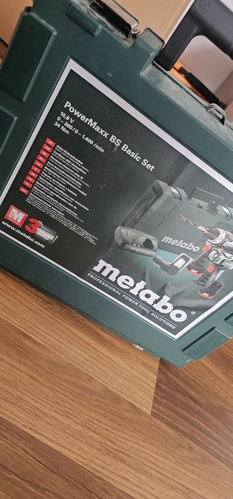 Set Metabo infiletantă cu acumulator si lanternă