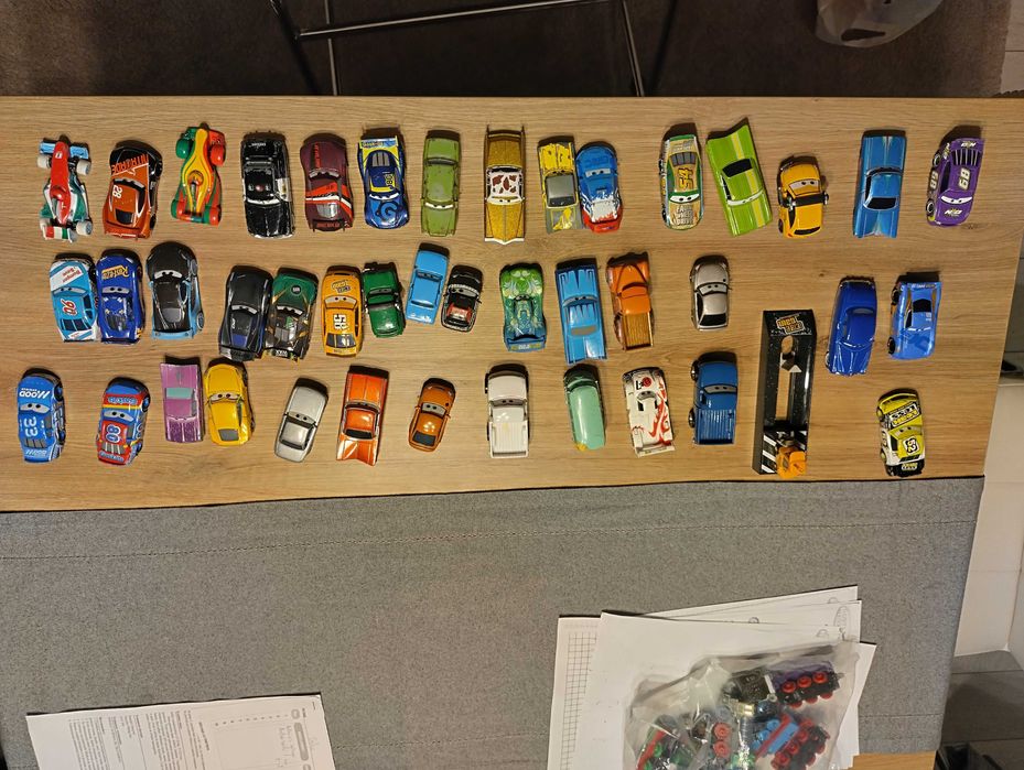 Masinute metalice Cars 30 ron/bucata