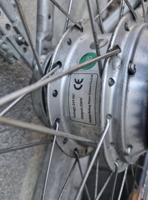 Bicicleta electrică ,full aluminiu , cu motor electric  24 v