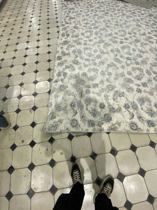 Ковер Длина 4.2 метра, Штртна 3.2 метра. Новый не подошел размер