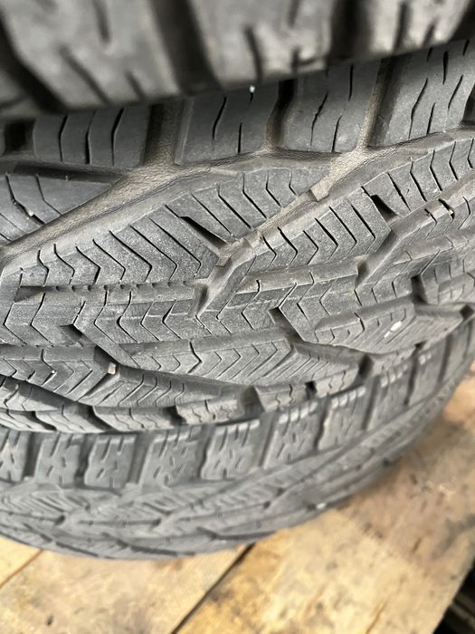 Anvelope iarna SNOW 215/66 R 17  96H