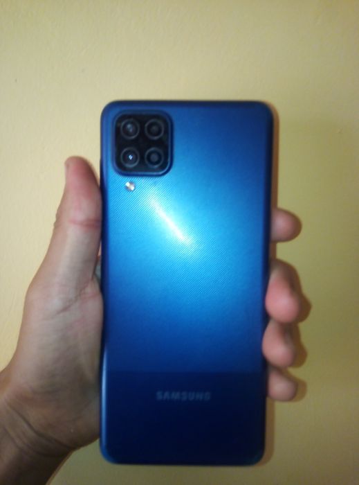 Samsung a12 32gb ishlashi ideal 60minglik rashoti bor