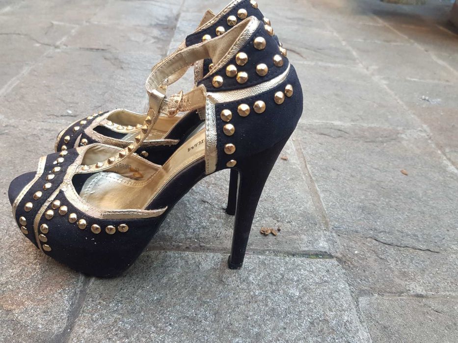 Дамски елегантни обувки с висок ток