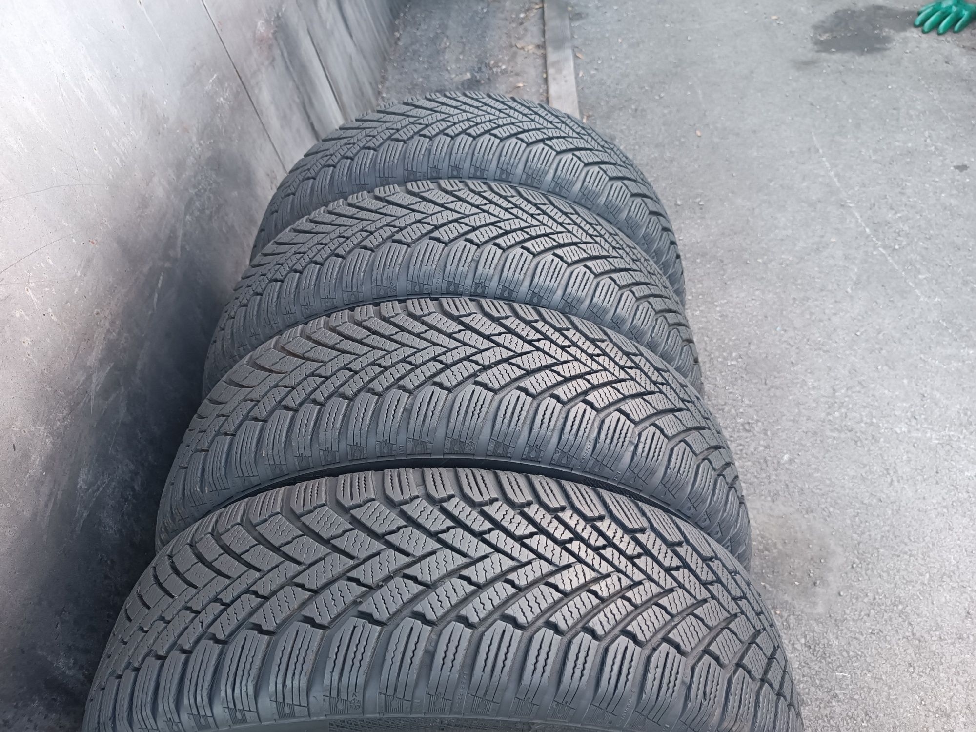 185/65/15 Continental