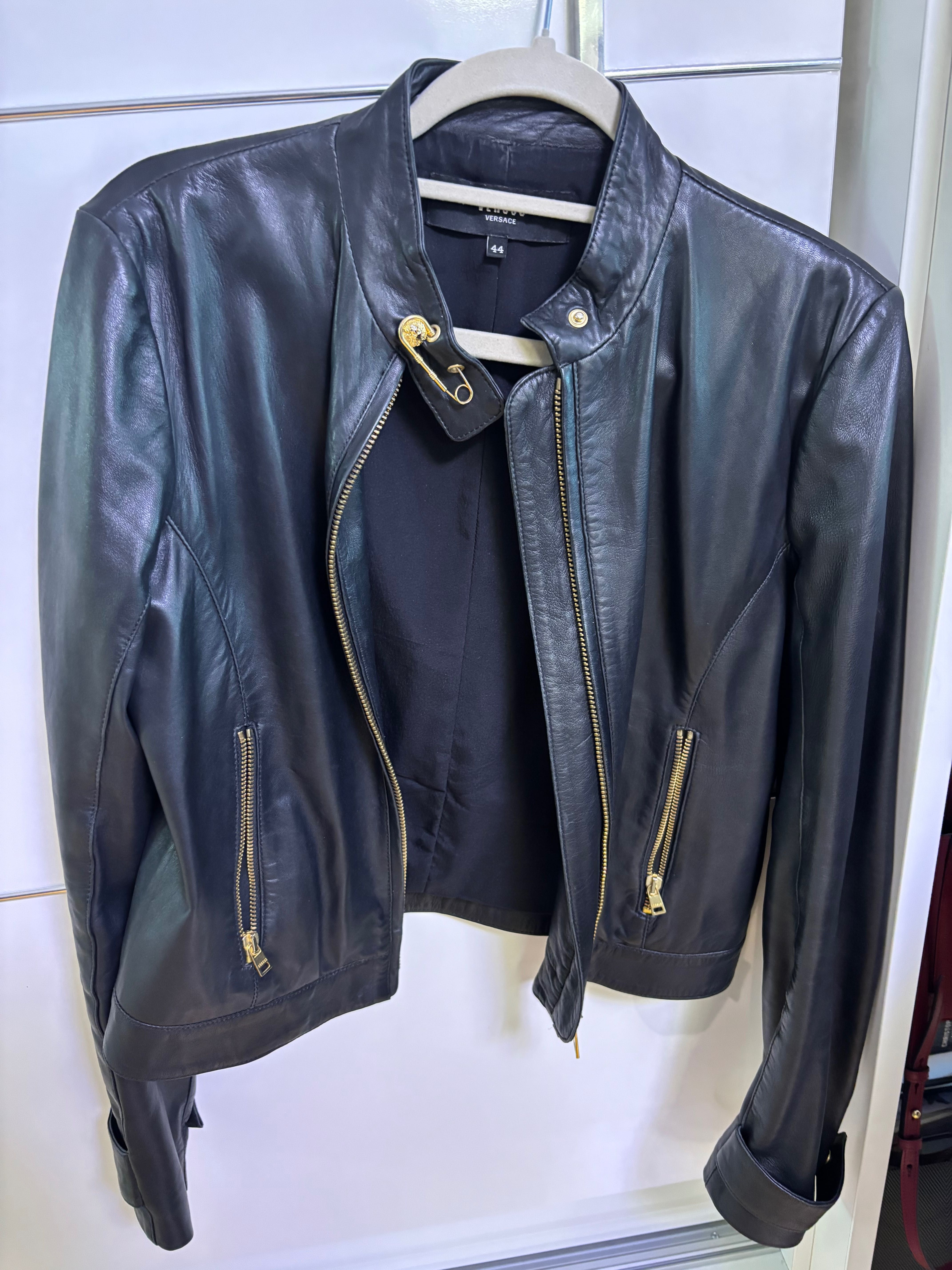 Geaca de piele Versus Versace de dama 44