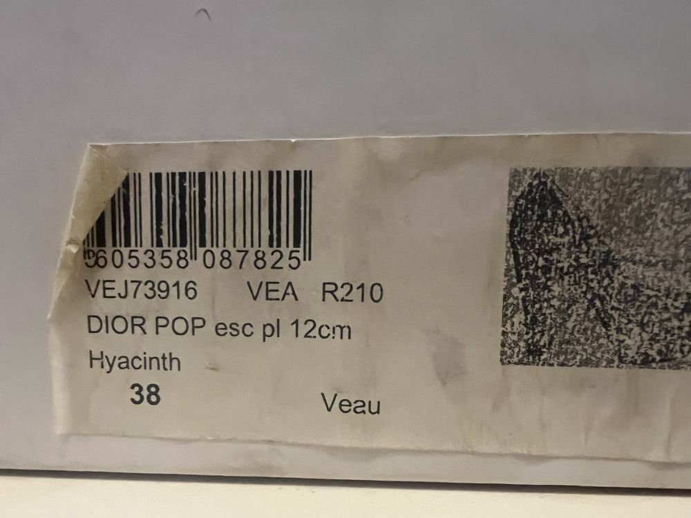 Оригинални обувки Dior, два модела, естествена кожа
