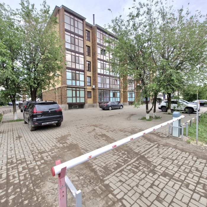Продам трехкомнатную квартиру в новом доме в мкрн женис (6 мкрн)