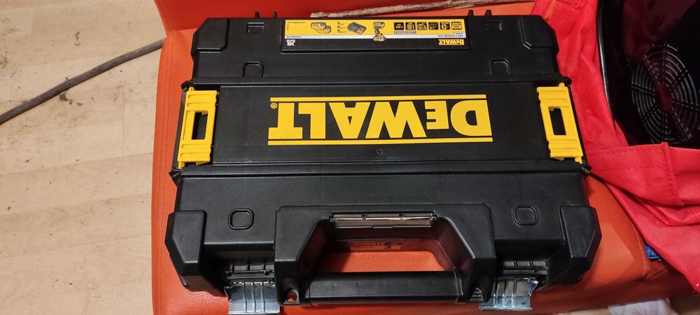 DeWalt куфар нов DCF899P2/ DCF887P2