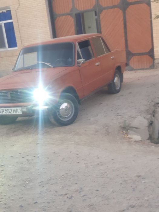 Jiguli vaz 21011 sotiladi