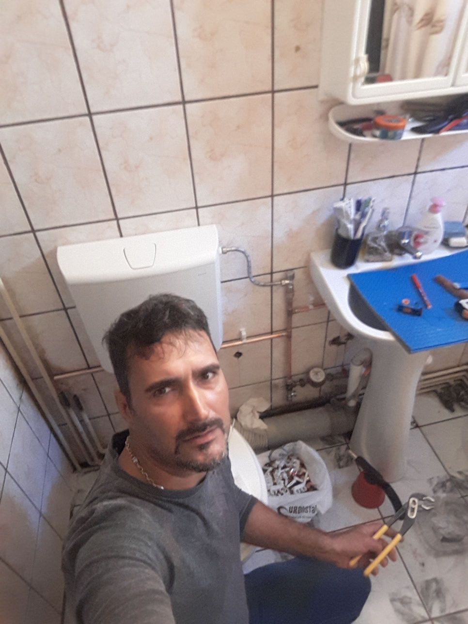 Instalator sanitar in instalatii sanitare termice si Interventii.