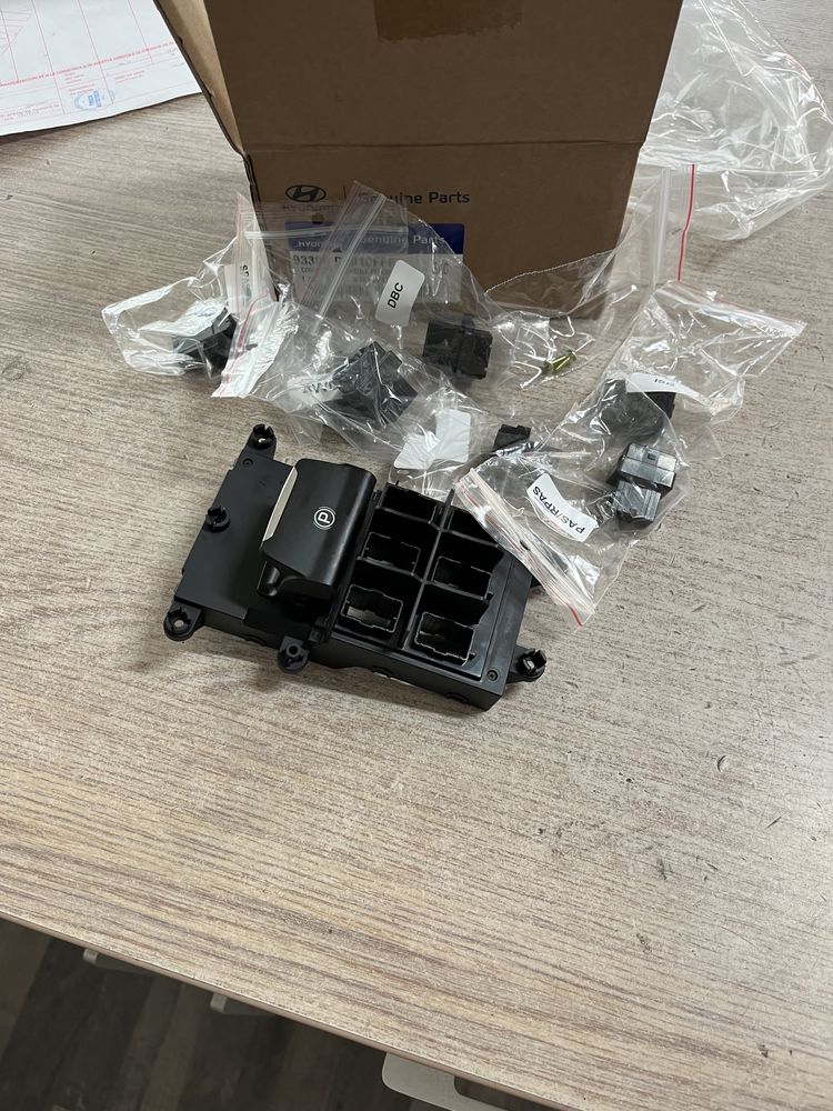 Buton frana parcare Hyundai Tucson 2015–2019