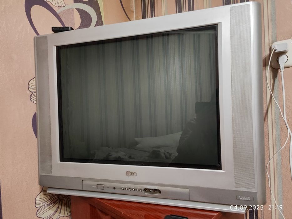 Телевизор продам