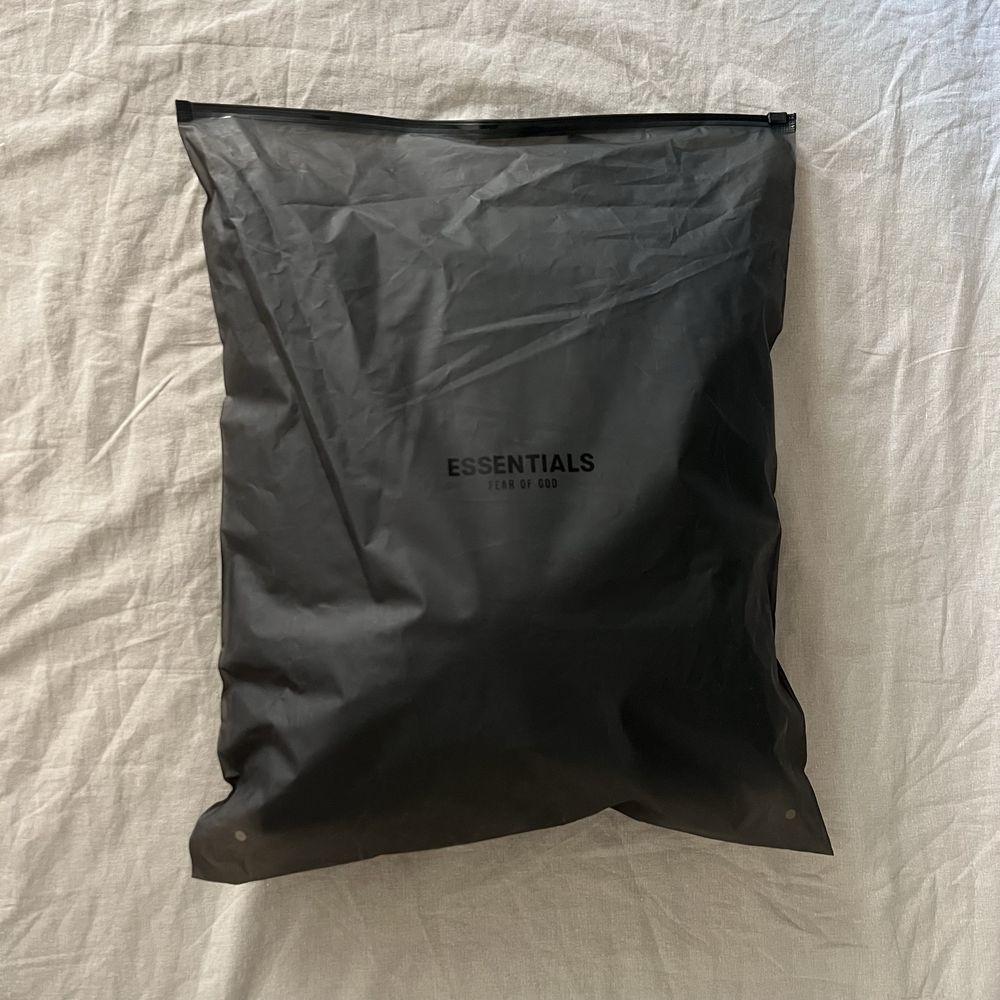 Черно Горнище Essentials Fog
