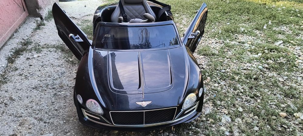 Mașină electrică,acumulator nou,model Bentley.