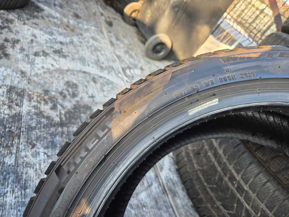 2 Anvelope de IARNA - 235/45/18 - PIRELLI APP NOI TESLA DOT 2023