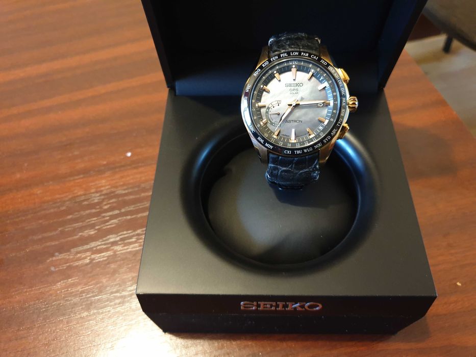 Ceas de mana Seiko Astron, titan, safir, GPS, solar