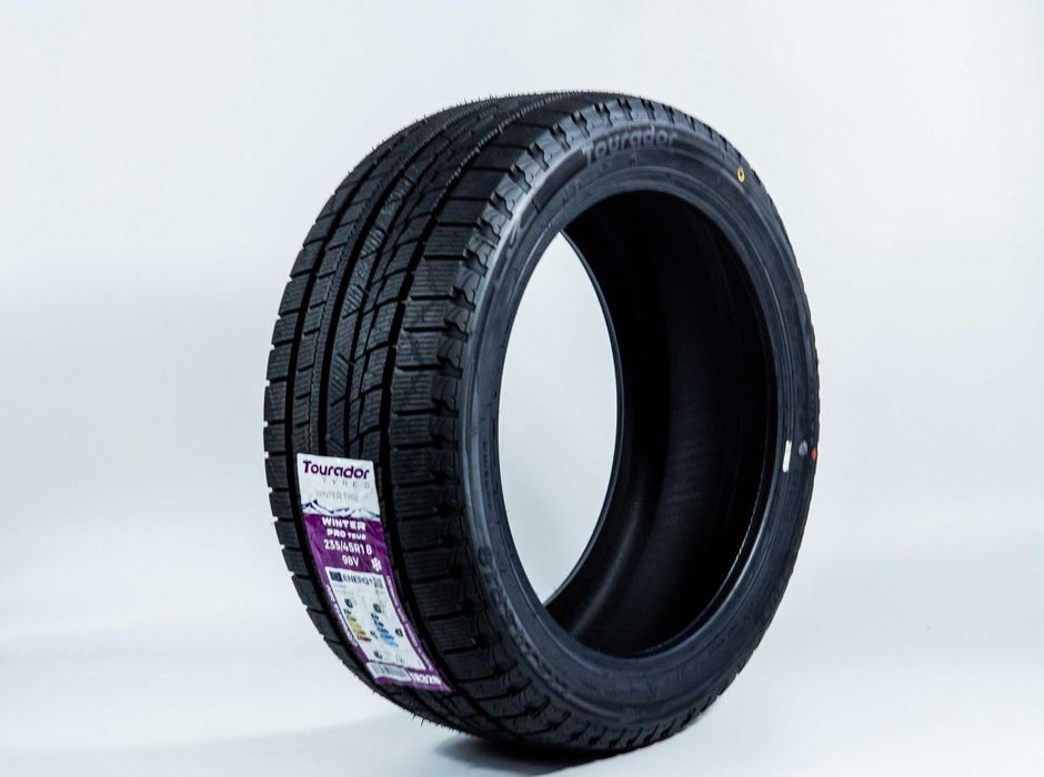 235/45R18 98VXL  Tourador PRO TSU2  Зимние шины